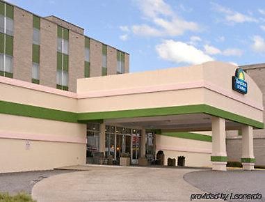 Elkins Inn And Suites Esterno foto