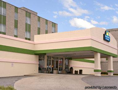 Elkins Inn And Suites Esterno foto