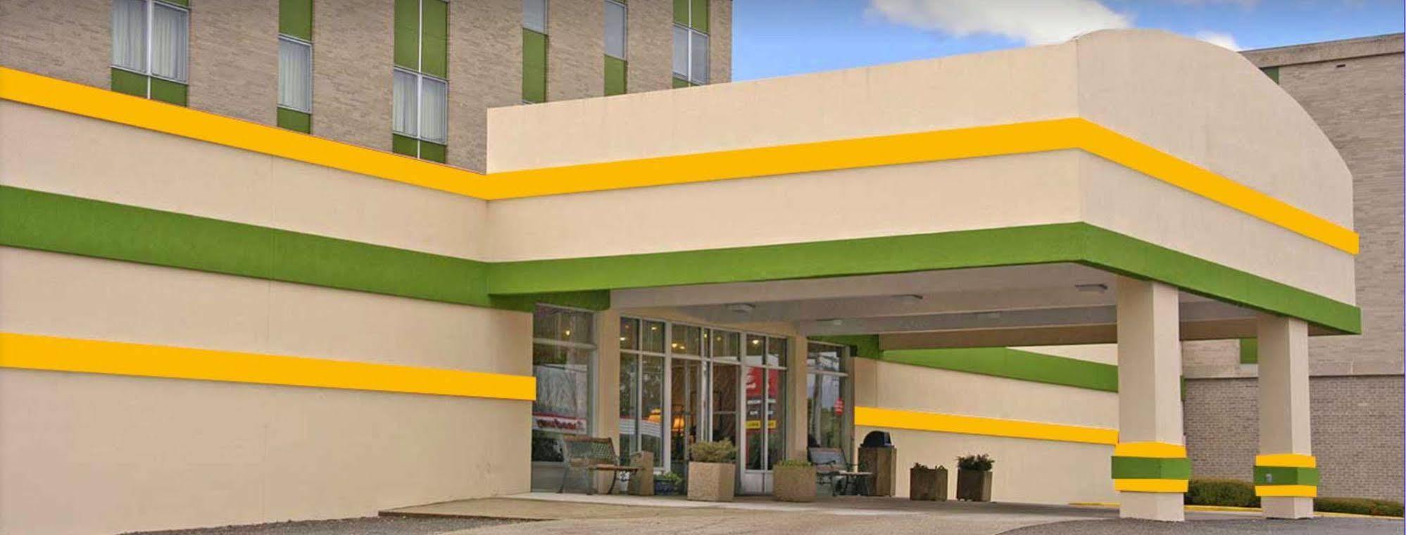 Elkins Inn And Suites Esterno foto
