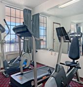Elkins Inn And Suites Esterno foto